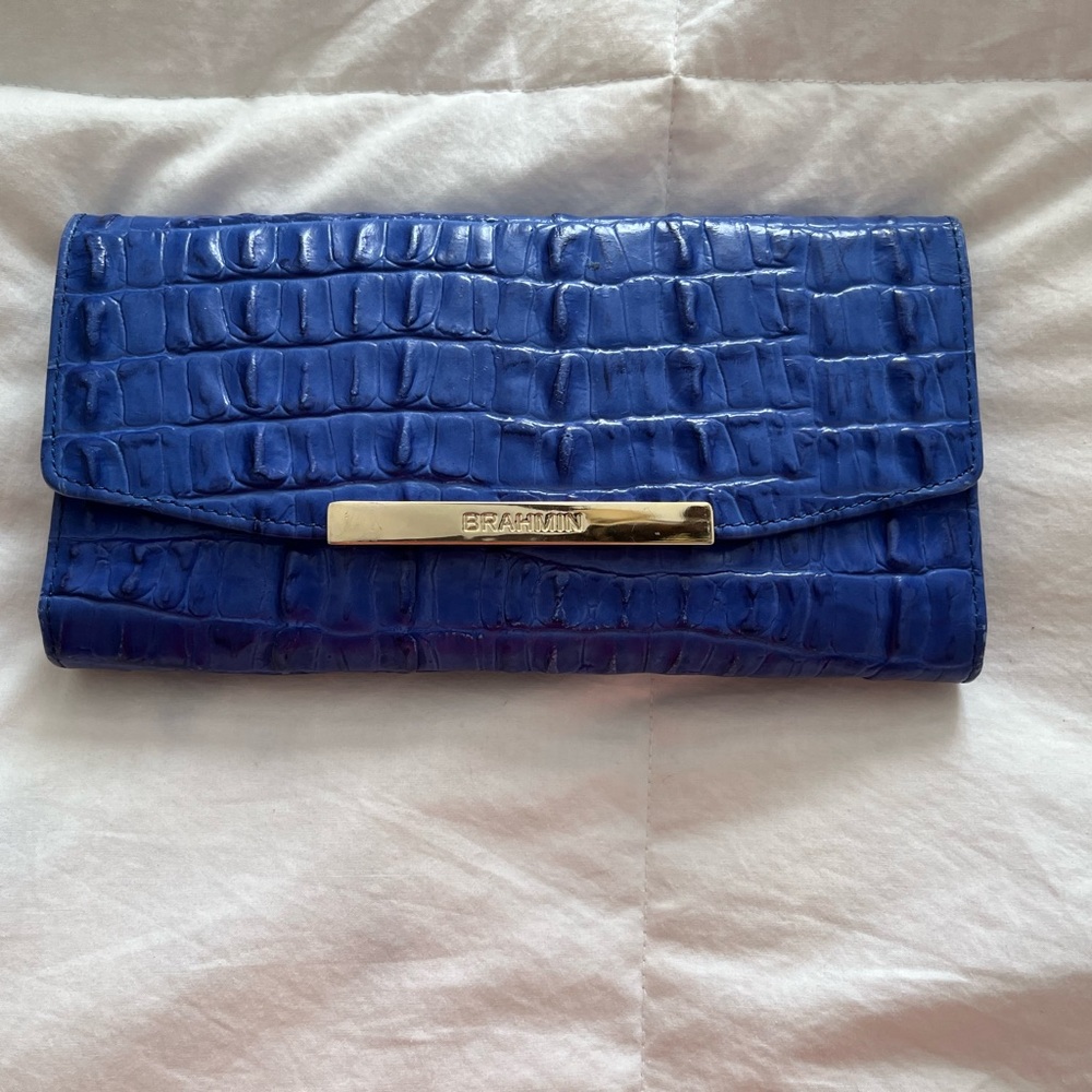 BRAHMIN  CROCODILE EMBOSSED WALLET NWOT